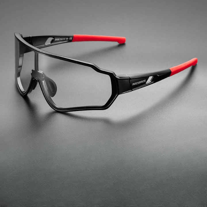 Photochromic Cycling Glasses